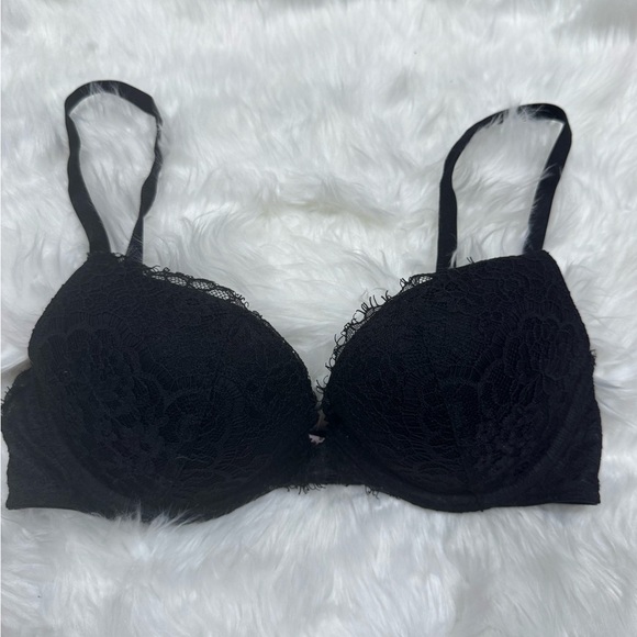 Victorias Secret Elegant Black Lace Bra and Pink Panty Set - Picture 7 of 13